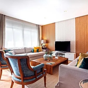  Apartment Genteel Paseo De Reding Spain
